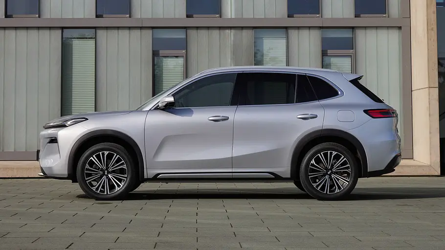 Geely Starray EM-i Der Geely Starray EM-i, statisch von links fotografiert.
