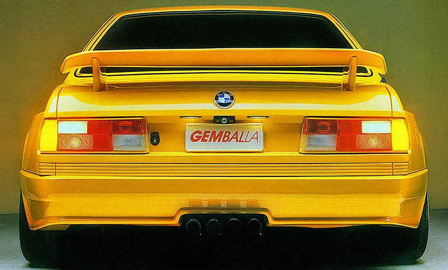 Der Gemballa M635 CSi stehend von hinten.