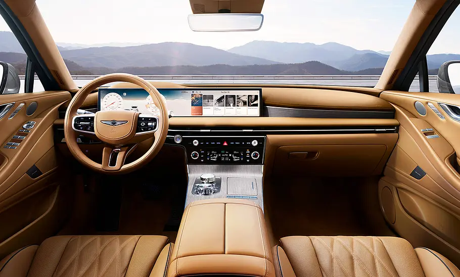 Blick auf die Armaturen im Innenraum des Genesis G80 Facelift (2024).