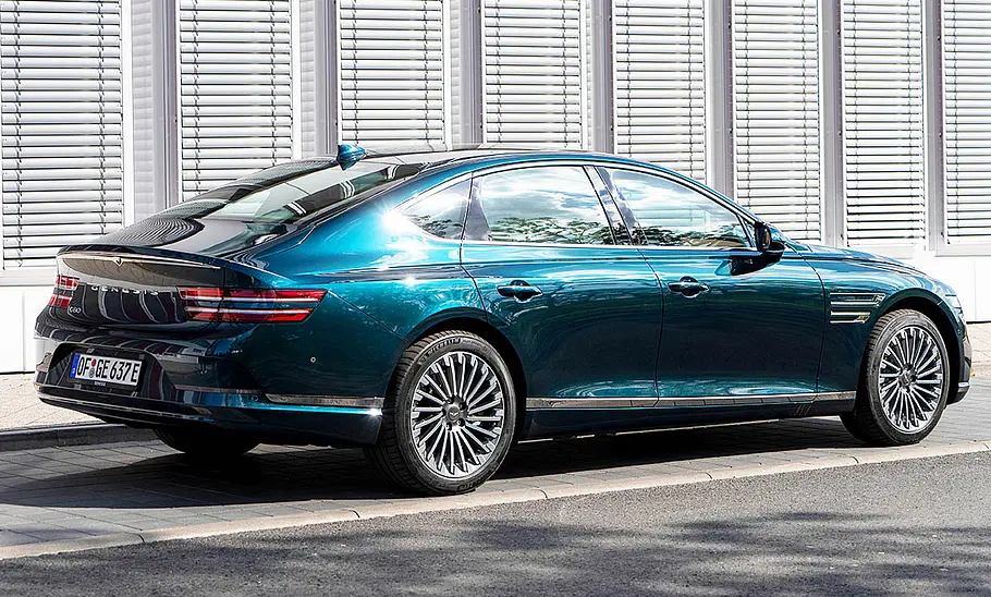 Genesis G80e (2022)