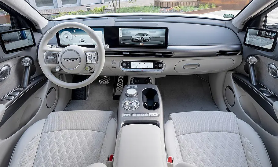 Cockpit des Genesis GV60 Sport Plus
