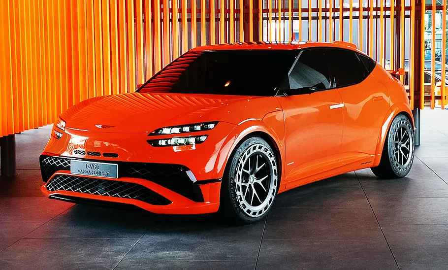 Genesis GV60 Magma Concept (2024); stehend, schräg vorne