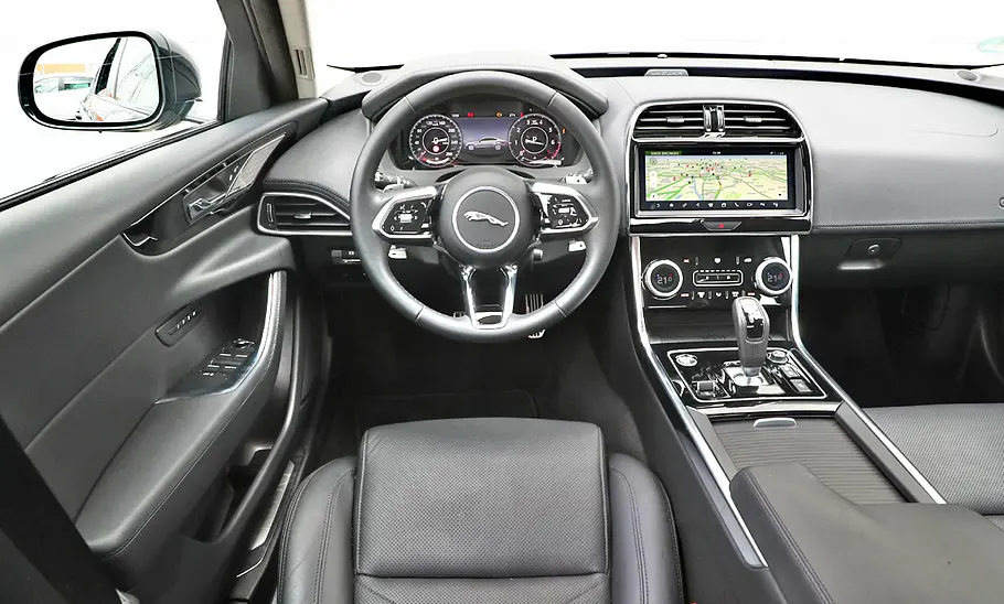 Jaguar XE P250 Jaguar XE P250