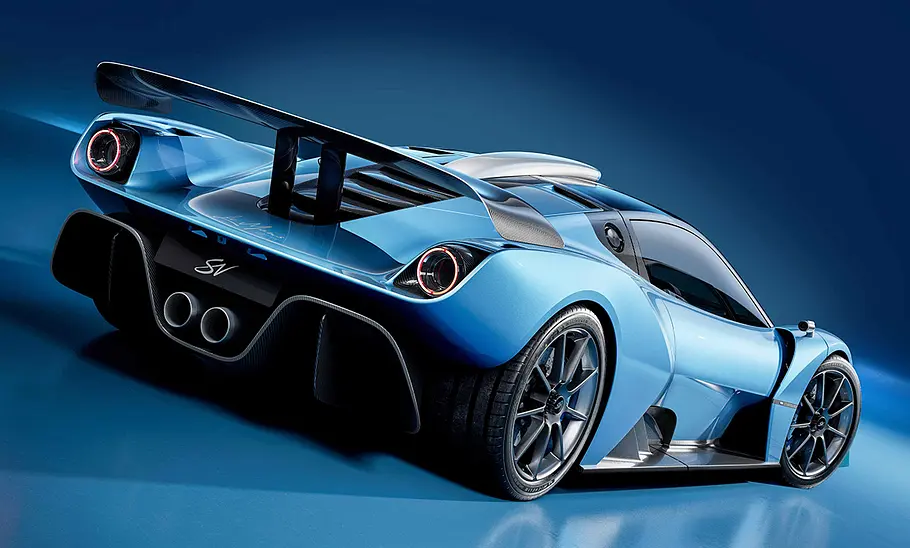 Der Gordon Murray Le Mans GTR, von hinten schräg fotografiert.