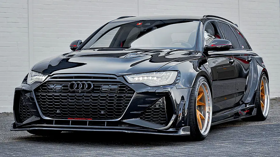 Der Audi RS 6 Avant von G&B Design statisch von schräg vorne fotografiert.