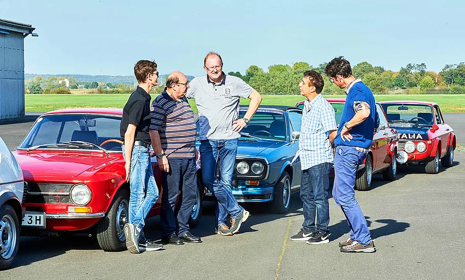 VW Golf GTI/Alfa Romeo 1600 GT Junior/Renault 17 HF/BMW 1600 ti/Lancia Fulvia HF mit Besitzern im Gespräch