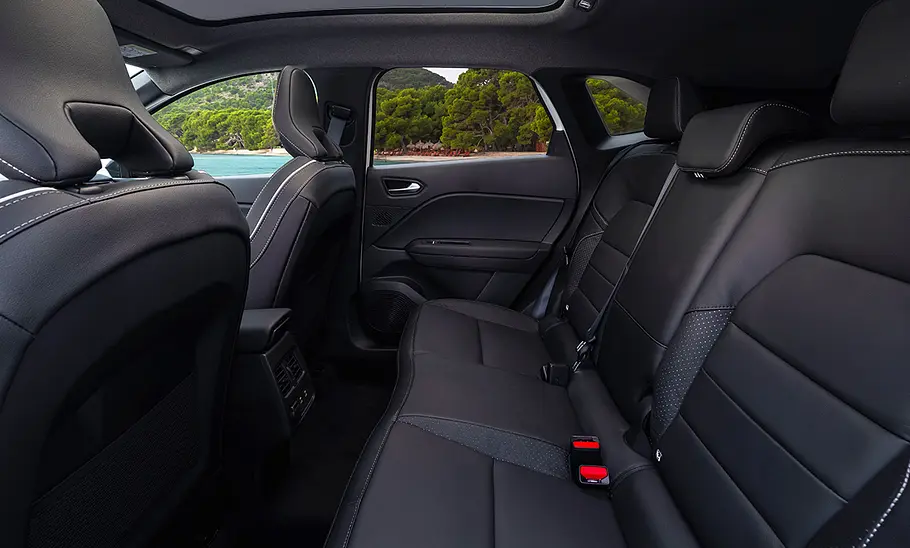 Die Fondsitze des Mitsubishi Grandis (2025) sind zu sehen.