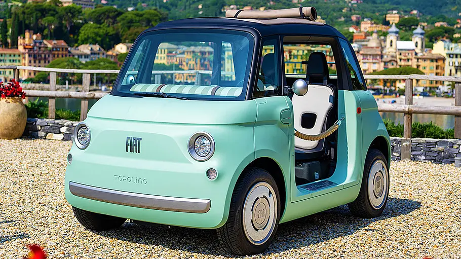 Der Fiat Topolino, statisch von vorne links fotografiert.