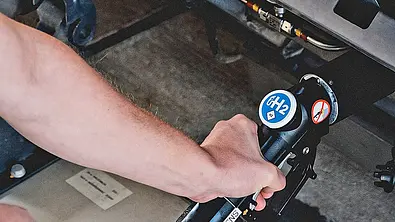 Wasserstoff tanken - Foto: Daimler