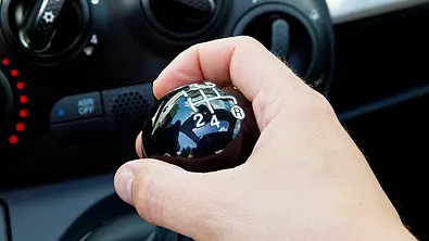 Handschalter - Foto: BauerStock/AUTO ZEITUNG