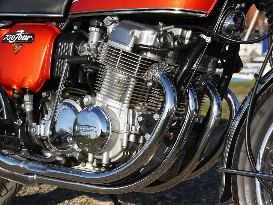 Honda CB 750 Four Honda CB 750 Four - Reihenvierzylinder