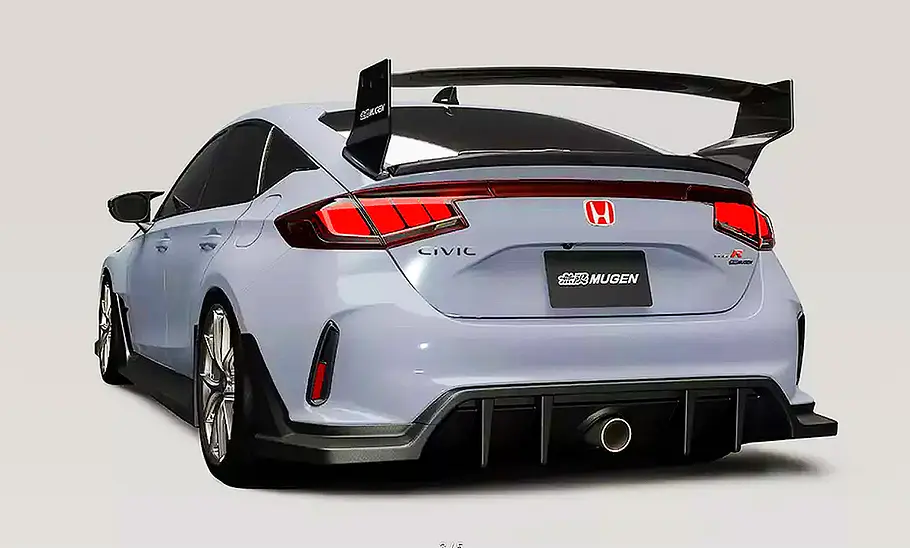 Blick von schräg hinten auf den Honda Civic Type R Mugen Group B.