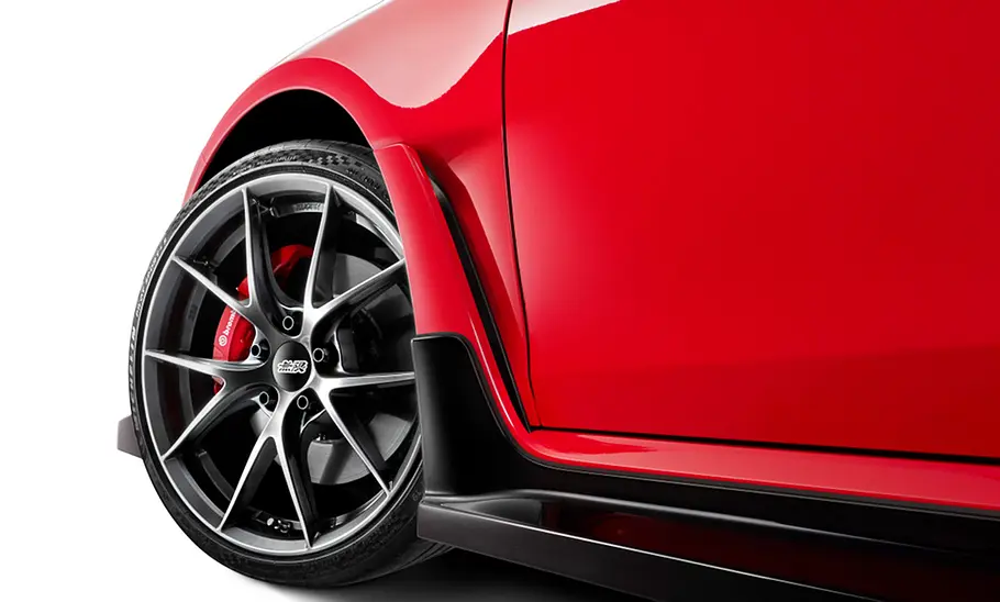 Blick auf die Vorderräder des Honda Civic Type R Mugen Group A.