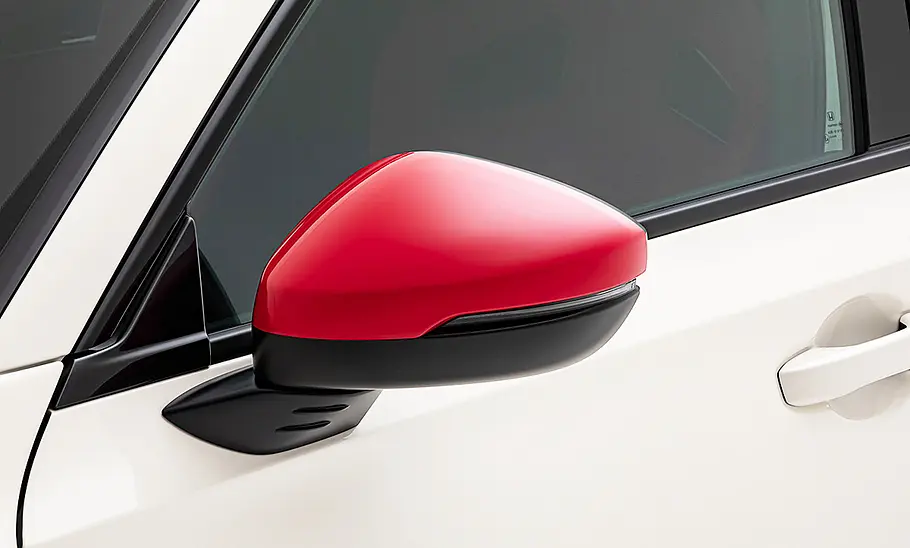 Werkstuning für den Honda Civic Type R (2023): Zu sehen ist die rote Außenspiegelkappe.