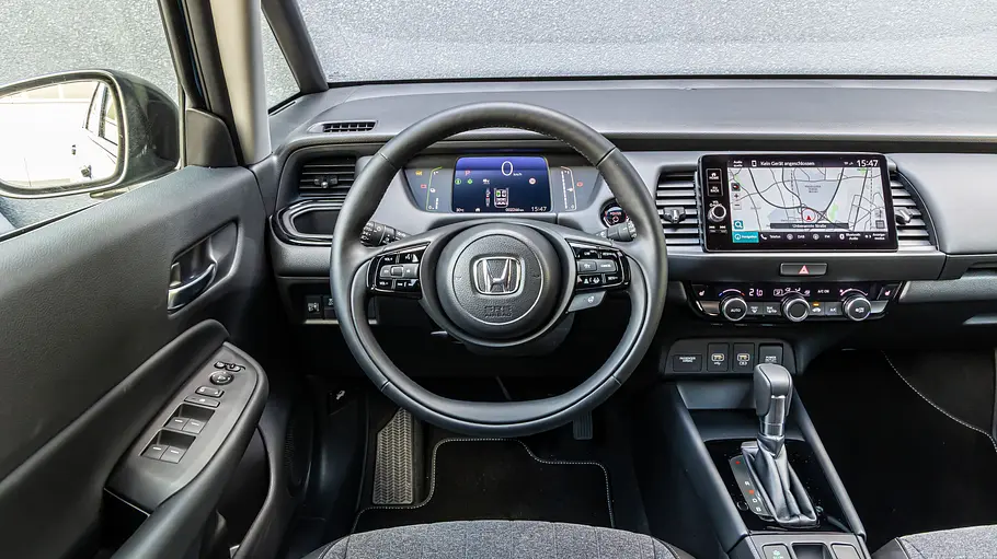 Das Cockpit des Honda Jazz.