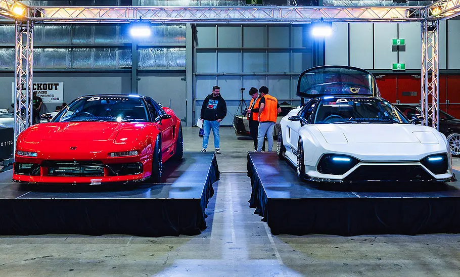 Honda NSX von Autotique Blick von vorne auf die zwei Honda NSX von Autotique.