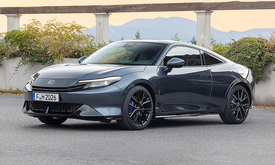 Der Honda Prelude (2026) stehend von schräg vorne fotografiert.