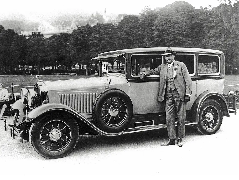 1930: HERR DES „RINGS“ Horch Historie Geschichte Bilder Audi Autogeschichte Nürburgring