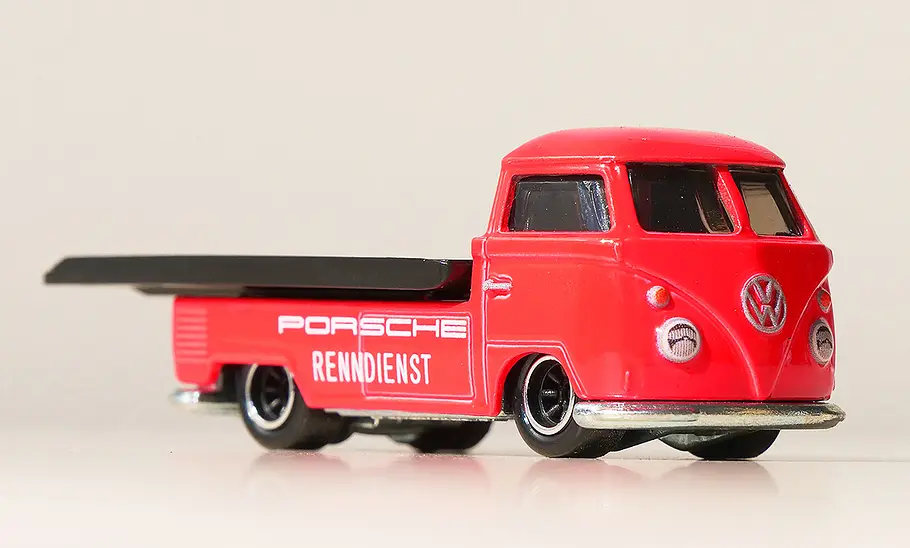 VW Transporter T1 Pickup von Hot Wheels; Modellauto; Spielzeugauto; Frontansicht