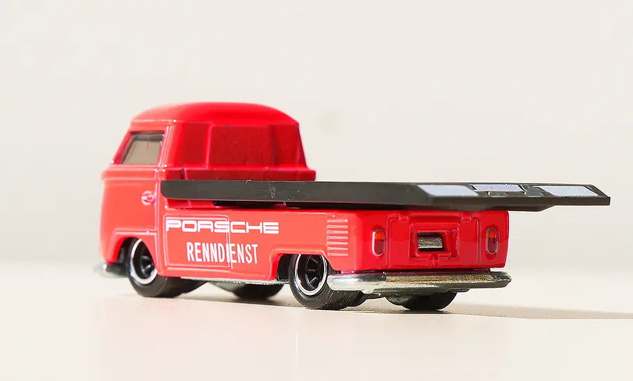 VW Transporter T1 Pickup von Hot Wheels; Modellauto; Spielzeugauto; Heckansicht