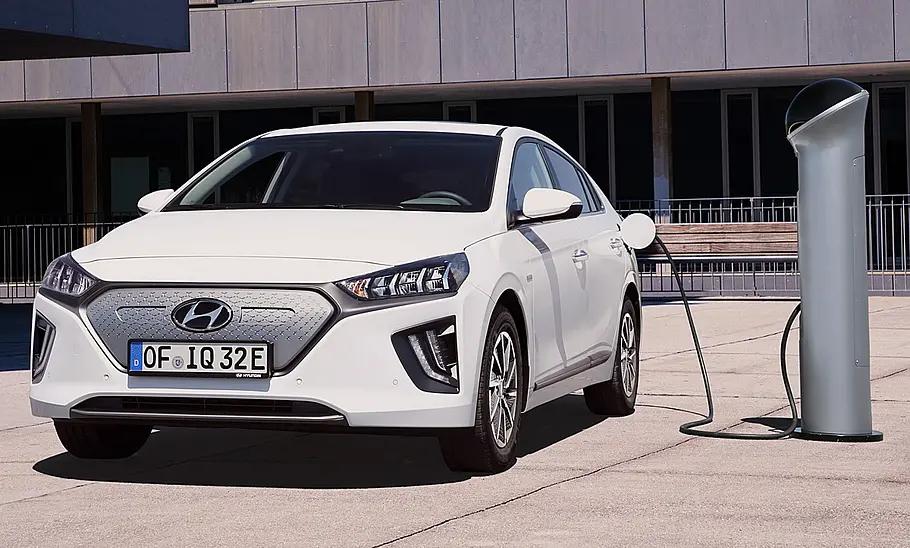 Hyundai Ioniq Facelift (2019) Hyundai Ioniq Facelift (2019)
