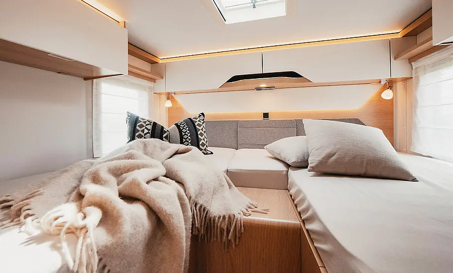 Die Innenaufname zeigt die Küchenzeile der Hymer B-Klasse Modern Comfort T 600 (2025).