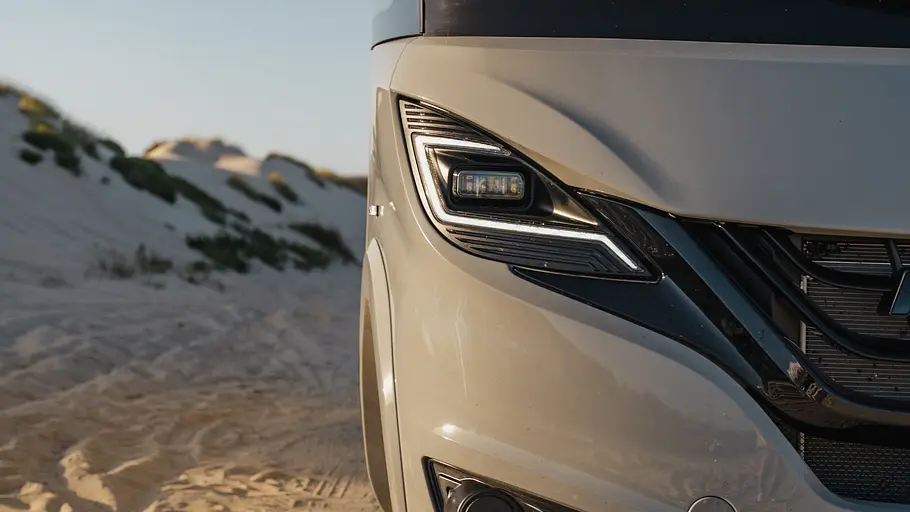 Hymer B-ML I 780 Die Detailaufnahme zeigt einen Ausschnitt aus der Frontmaske des Hymer B-ML I 780.