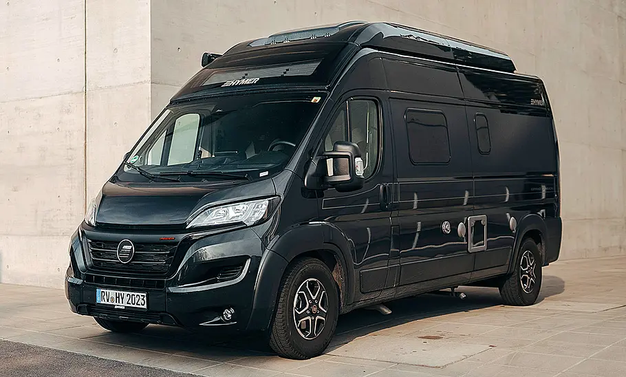 Hymer Yosemite (2023) Der Hymer Yosemite (2023) in der Außenansicht, stehend, von vorne links.