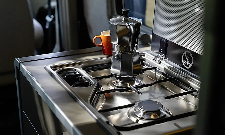 Hymer Yosemite (2023) Die Ansicht der Küche im Hymer Yosemite (2023).