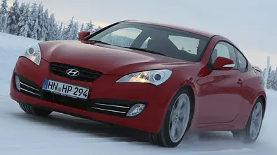 Hyundai Genesis Coupe 3.8 V6 Front