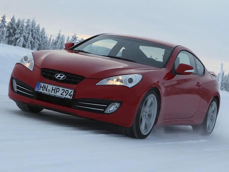 Hyundai Genesis Coupe 3.8 V6 Front