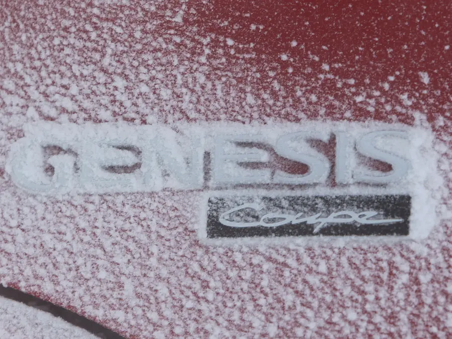 Hyundai Genesis Coupe 3.8 V6 Emblem