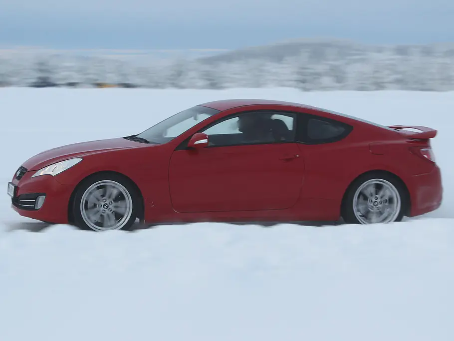 Hyundai Genesis Coupe 3.8 V6 Seite