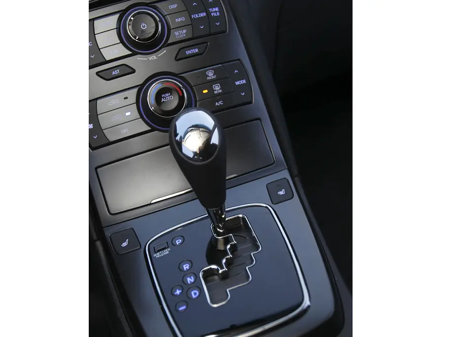 Hyundai Genesis Coupe 3.8 V6 Automatik