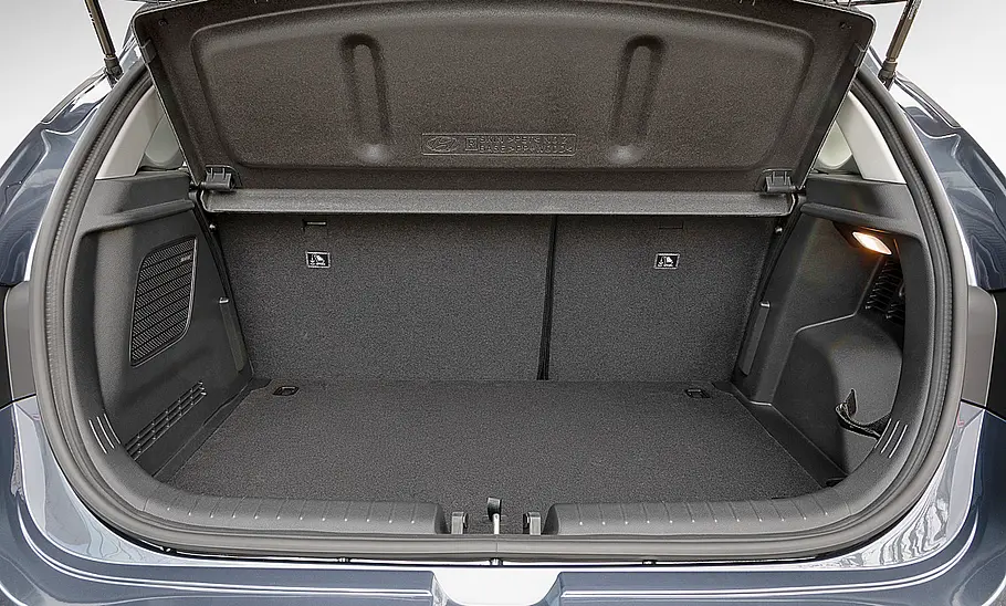 Der Kofferraum des Hyundai i20 (2020).