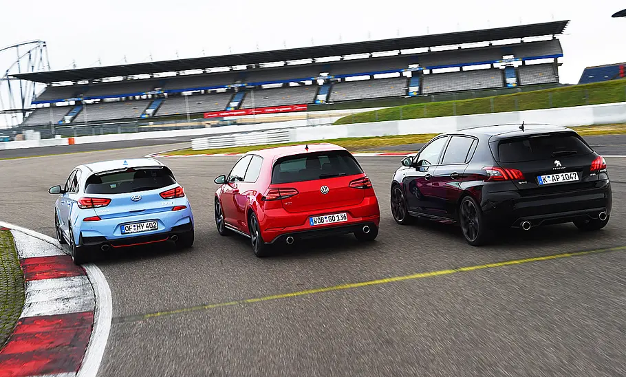 Hyundai i30 N Perf., Peugeot 308 GTi, VW Golf GTI Perf. Hyundai i30 N Perf., Peugeot 308 GTi, VW Golf GTI Perf.