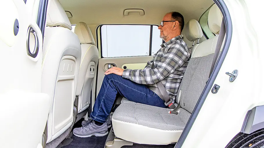 Blick in den Fondbereich im Innenraum des Hyundai Inster.