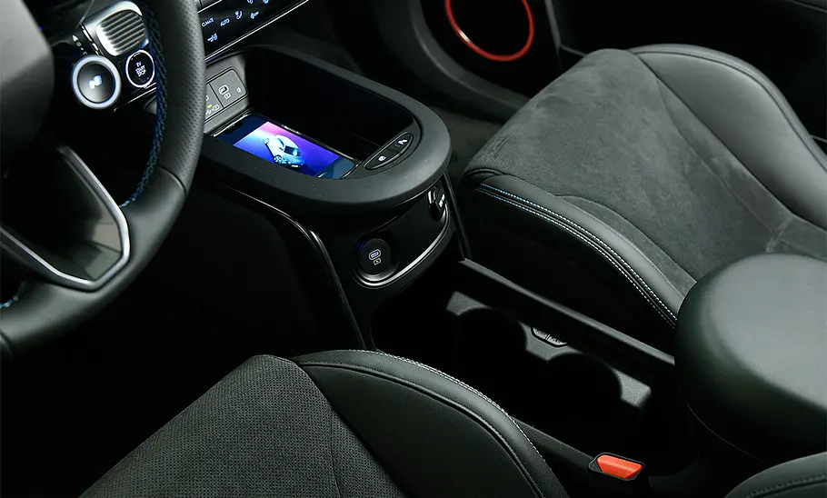 Hyundai Ioniq 5 N (2023) Blick auf die Mittelkonsole des Hyundai Ioniq 5 N (2023).
