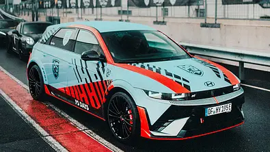 Hyundai Ioniq 5 N auf den PS Days 2024; stehend, schräg vorne - Foto: Hyundai