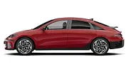 Blick von der Seite auf den Hyundai Ioniq 6. - Foto: Carwow