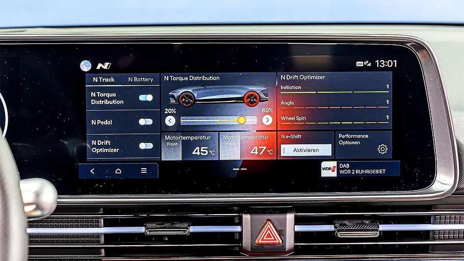 Hyundai Ioniq 6 N (2026) Detailansicht auf den Infotainment-Screen des Hyundai Ioniq 6 N (2026).