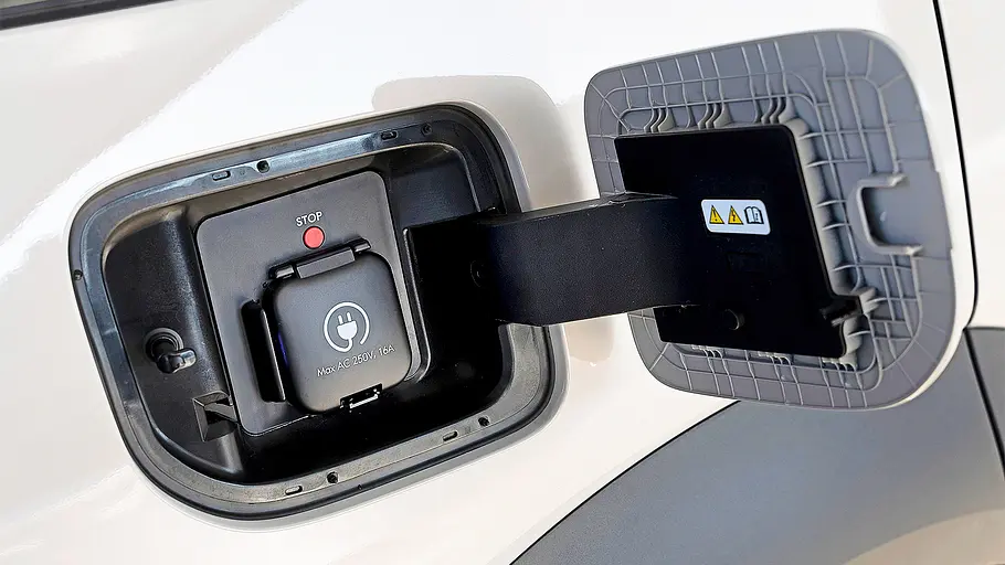 Hyundai Nexo (2026) Blick auf die V2L-Steckdose des Hyundai Nexo (2026).