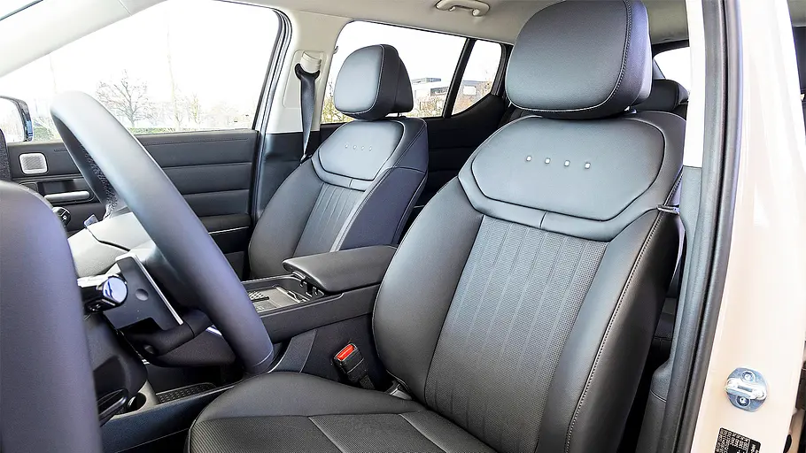 Hyundai Nexo (2026) Blick auf die Vordersitze im Innenraum des Hyundai Nexo (2026).