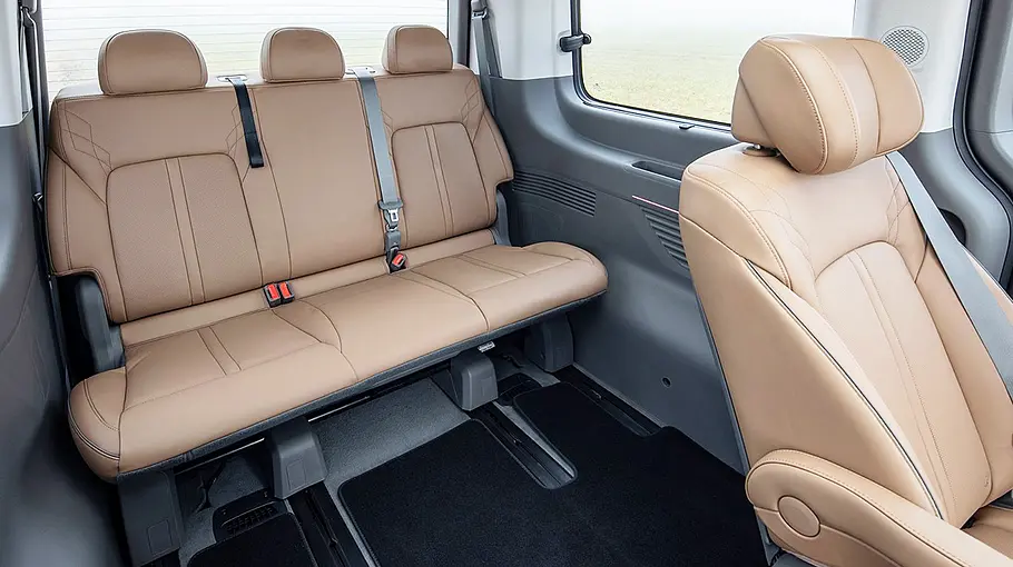 Die dritte Sitzreihe im Hyundai Staria (2021).