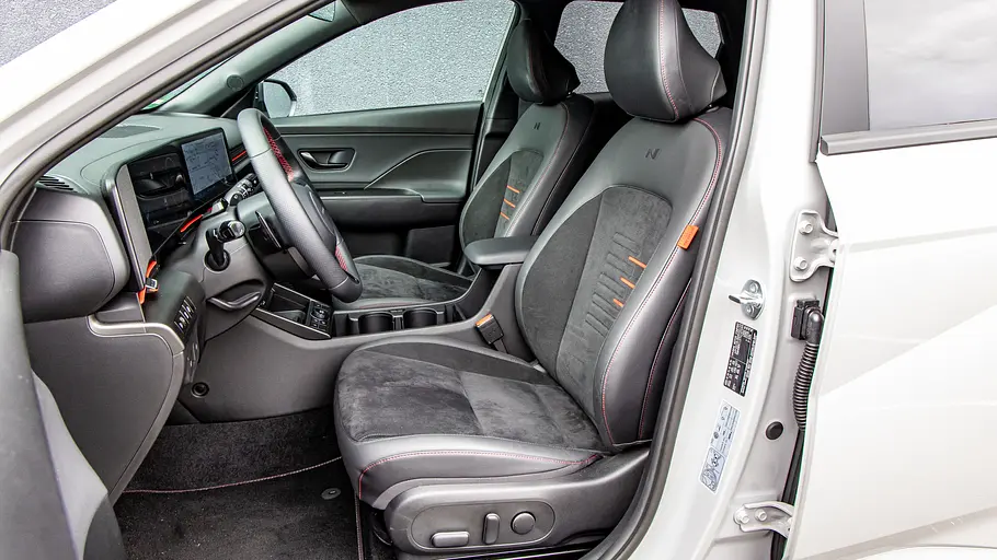 Hyundai Kona Vordersitze des Hyundai Kona.