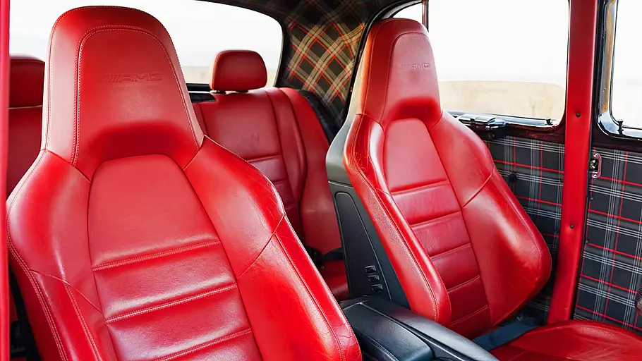 Die Sitze des Mercedes 220 S Ponton C63 AMG