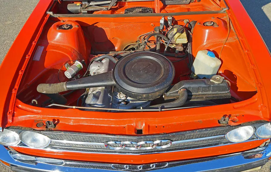 Der Motor des Audi 100
