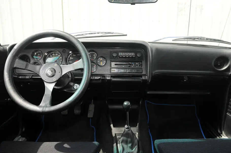 Das Cockpit des Ford Capri RS 2600. 