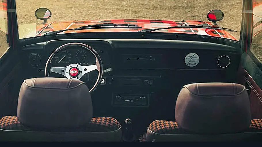 Das Cockpit des Ford Escort Mk2 Hochdach.