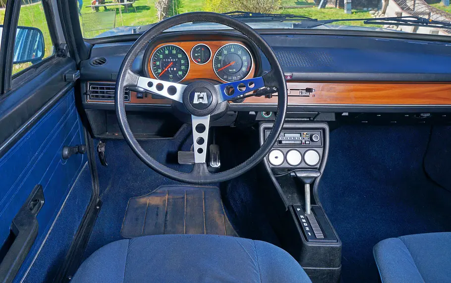 Das Cockpit des VW Passat